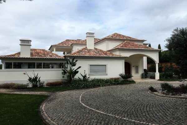 Construction of a Single-Family House in Vale do Lobo